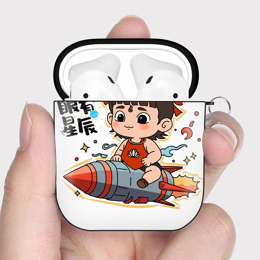 （画像用） Ne Zha 2 ナタ 魔童の大暴れ AirPods 第2世代保護ケース ハードシェル ブラック 耐衝撃・防指紋・カラビナ付き
