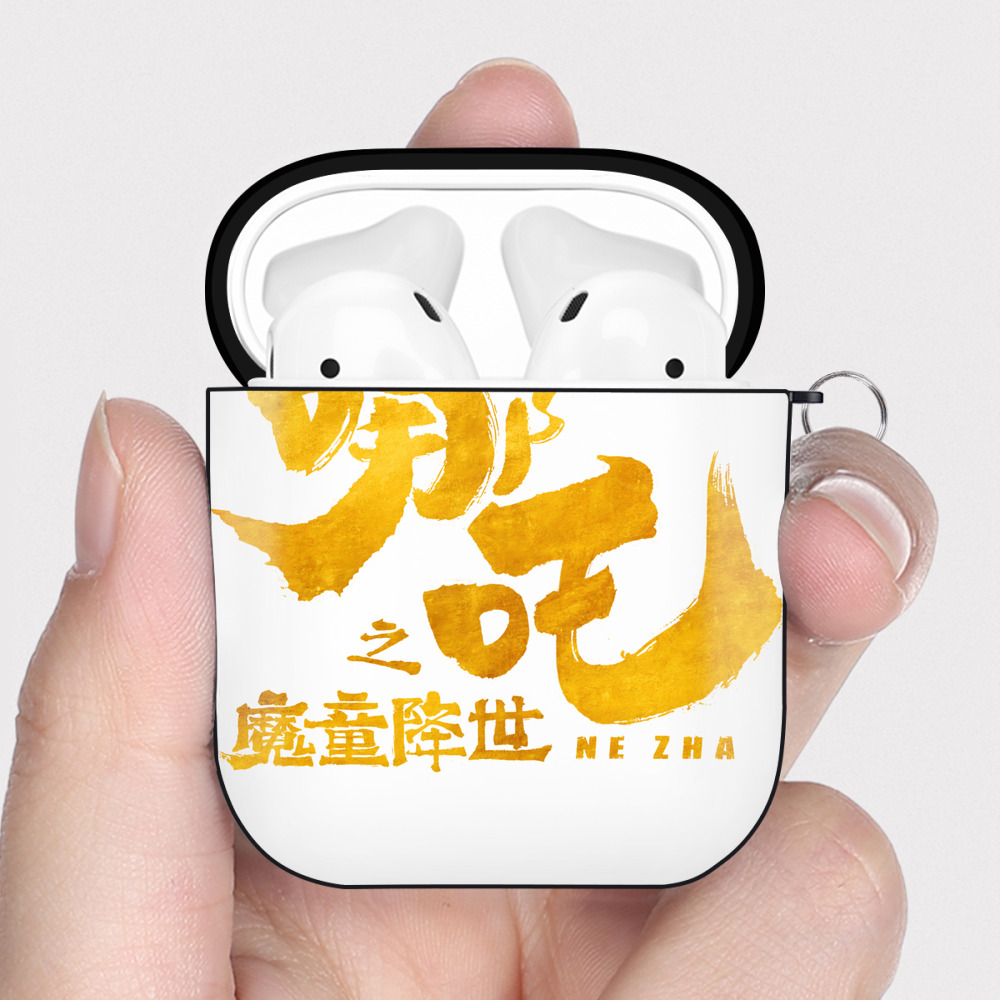（画像用） Ne Zha 2 ナタ 魔童の大暴れ AirPods 第2世代保護ケース ハードシェル ブラック 耐衝撃・防指紋・カラビナ付き