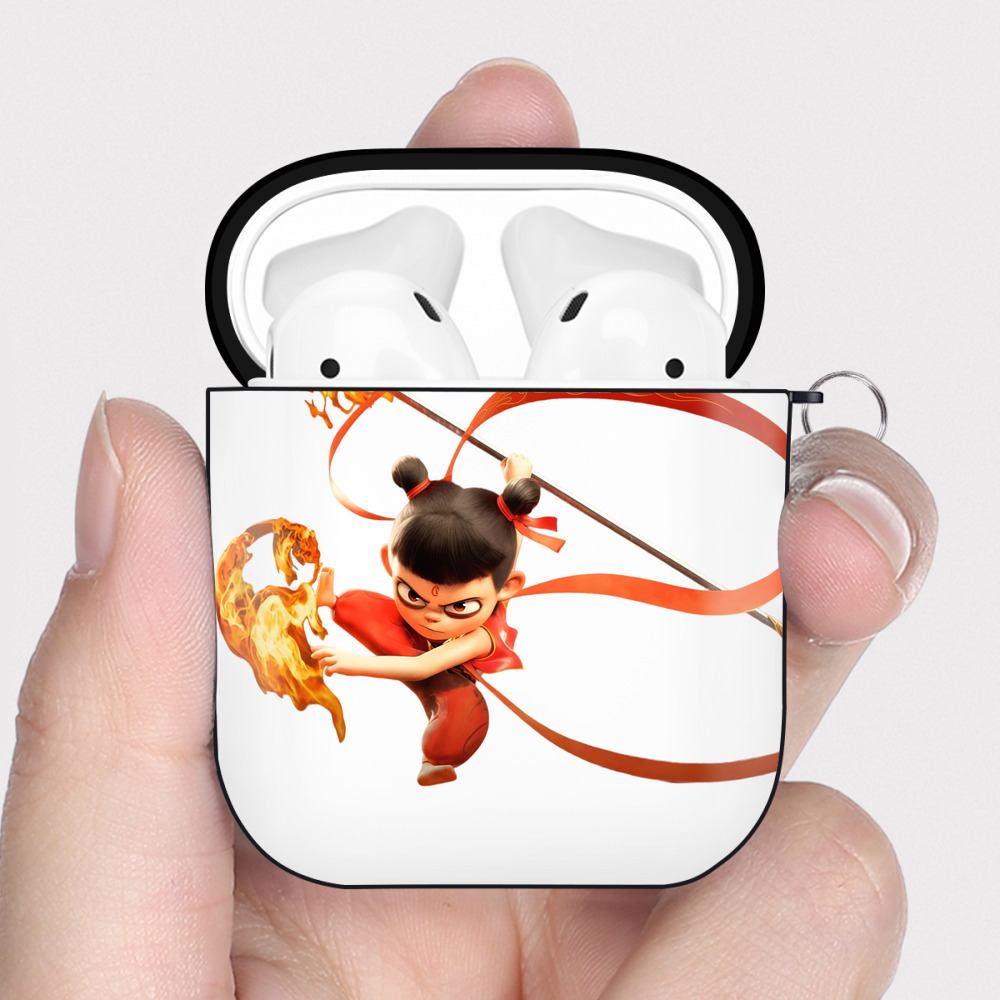 （画像用） Ne Zha 2 ナタ 魔童の大暴れ AirPods 第2世代保護ケース ハードシェル ブラック 耐衝撃・防指紋・カラビナ付き