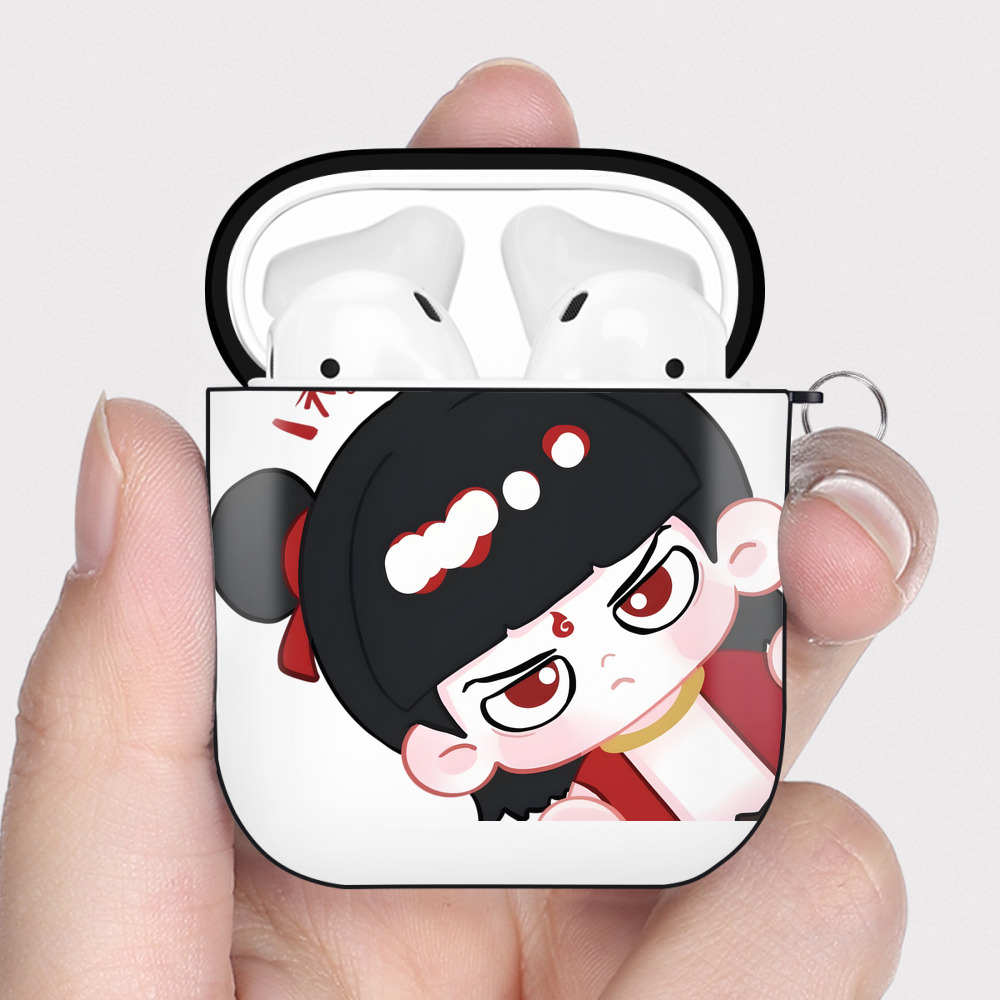 （画像用） Ne Zha 2 ナタ 魔童の大暴れ AirPods 第2世代保護ケース ハードシェル ブラック 耐衝撃・防指紋・カラビナ付き