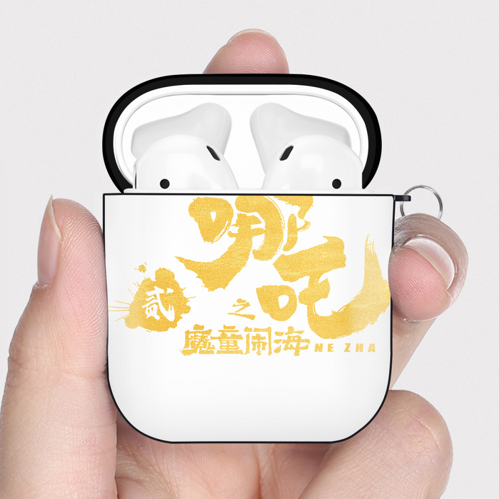 （画像用） Ne Zha 2 ナタ 魔童の大暴れ AirPods 第2世代保護ケース ハードシェル ブラック 耐衝撃・防指紋・カラビナ付き