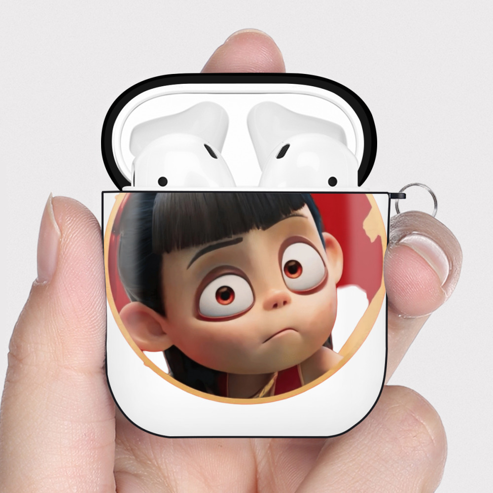 （画像用） Ne Zha 2 ナタ 魔童の大暴れ AirPods 第2世代保護ケース ハードシェル ブラック 耐衝撃・防指紋・カラビナ付き