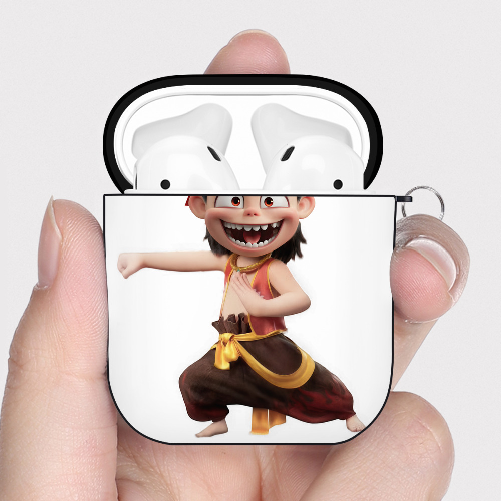 （画像用） Ne Zha 2 ナタ 魔童の大暴れ AirPods 第2世代保護ケース ハードシェル ブラック 耐衝撃・防指紋・カラビナ付き
