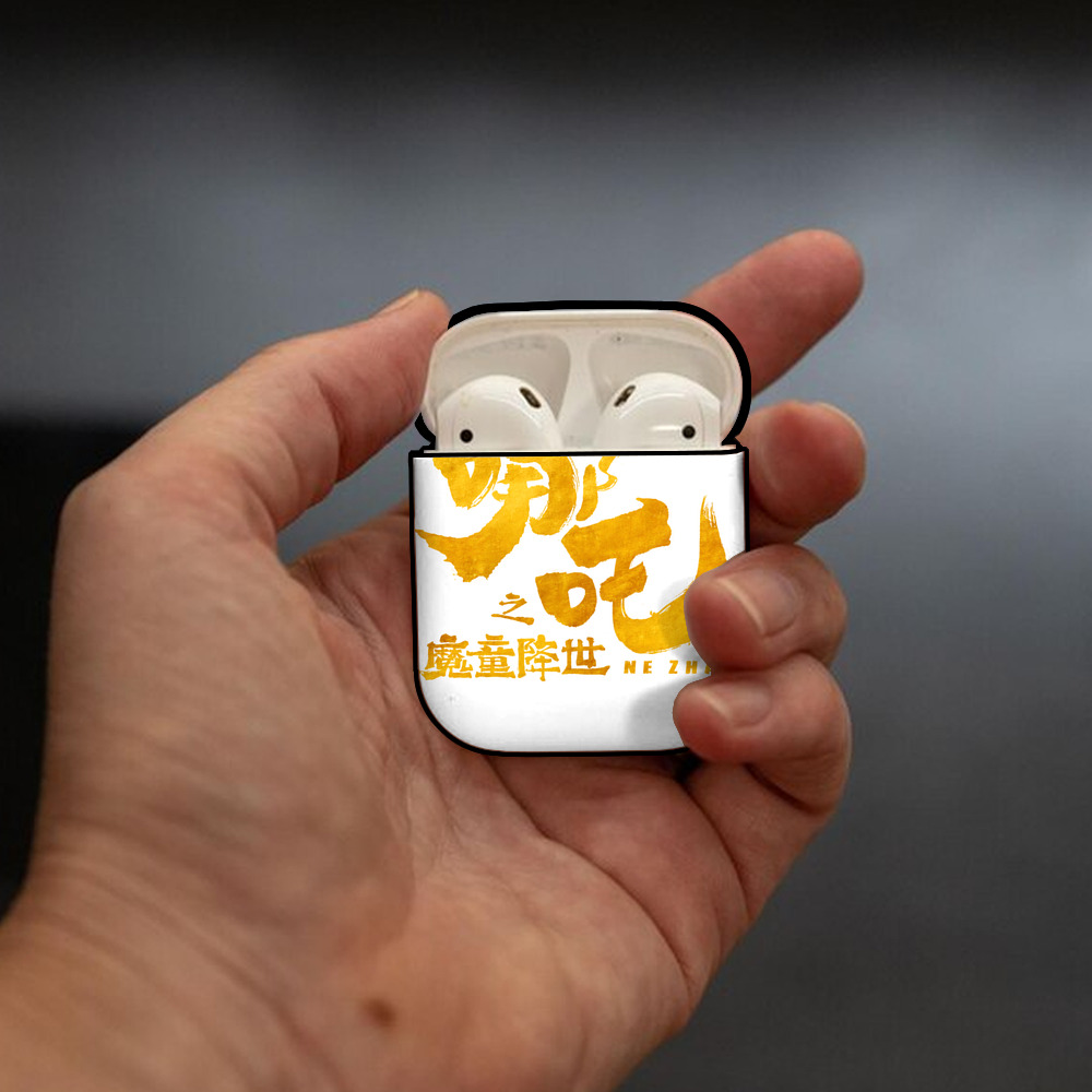 Ne Zha 2 ナタ 魔童の大暴れ AirPods 第2世代保護ケース ハードシェル ブラック 耐衝撃・防指紋・カラビナ付き