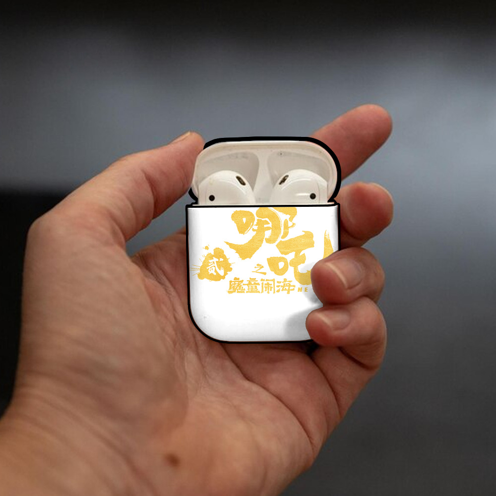 Ne Zha 2 ナタ 魔童の大暴れ AirPods 第2世代保護ケース ハードシェル ブラック 耐衝撃・防指紋・カラビナ付き