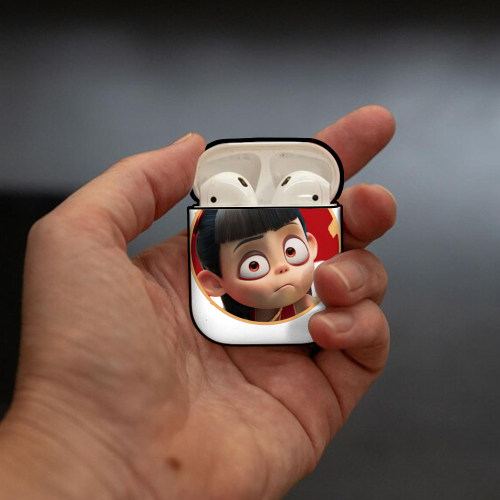 Ne Zha 2 ナタ 魔童の大暴れ AirPods 第2世代保護ケース ハードシェル ブラック 耐衝撃・防指紋・カラビナ付き