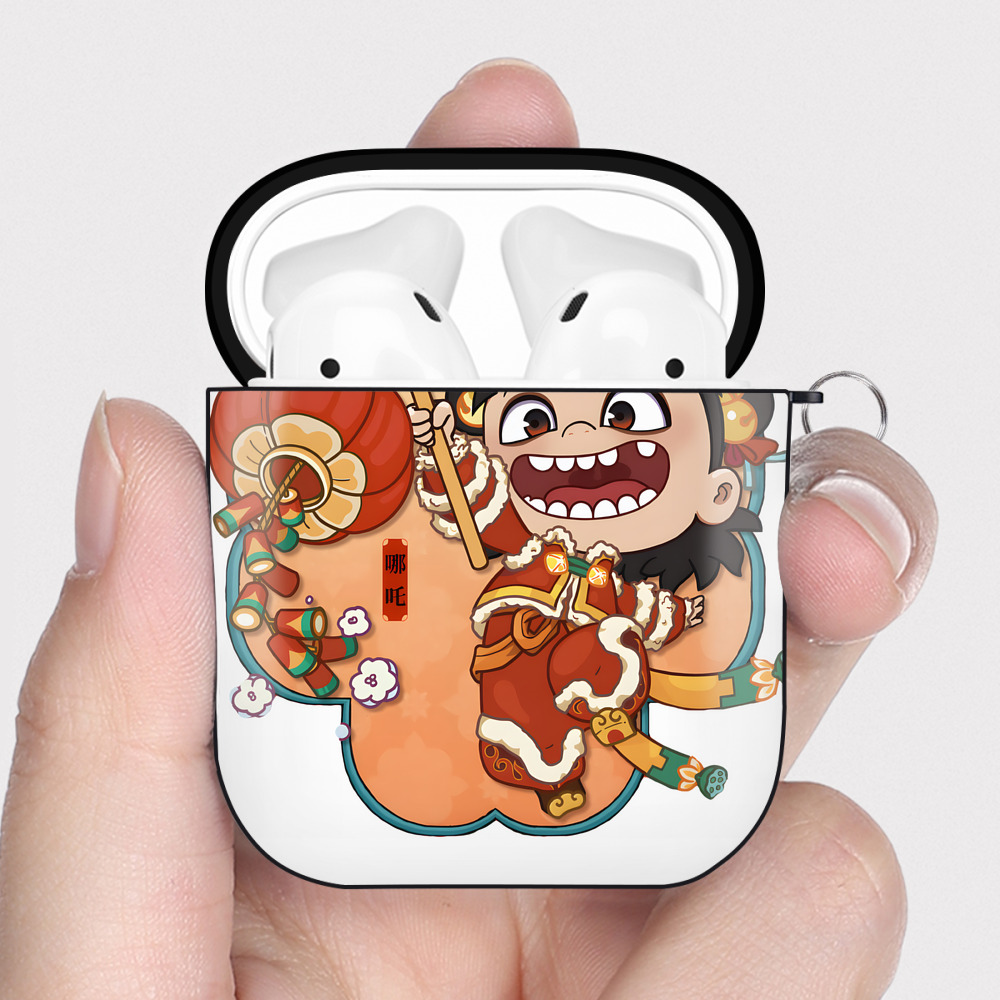（画像用） Ne Zha 2 ナタ 魔童の大暴れ AirPods 第2世代保護ケース ハードシェル ブラック 耐衝撃・防指紋・カラビナ付き