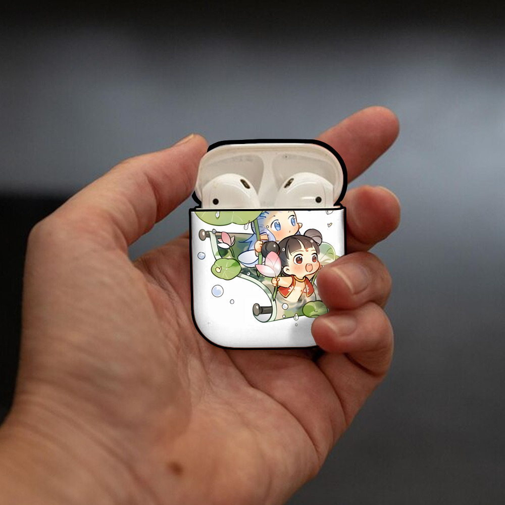 Ne Zha 2 ナタ 魔童の大暴れ AirPods 第2世代保護ケース ハードシェル ブラック 耐衝撃・防指紋・カラビナ付き